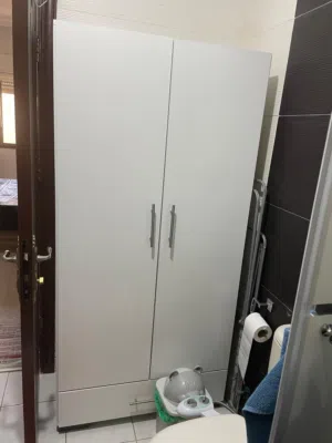 خزانة خشب تفصيل أرفف بيضاء كبيرة مع جرار سفلي