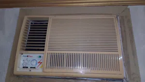 للبيع مكيف   بروده ممتاز    طنين   , موقع محرق 2 Ton Ac Piston AC   Cooling Good