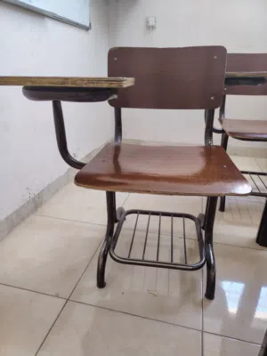 مقاعد دراسية