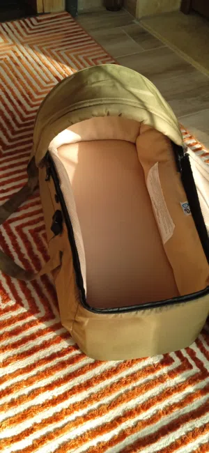 شيال أطفال Chicco أصلي للبيع