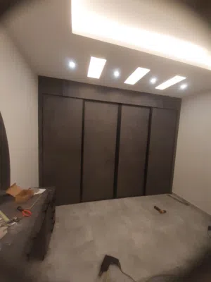 خزائن حائط خشب لامنات تركي بأقل سعر بالمملكه شامل توصيل وتركيب