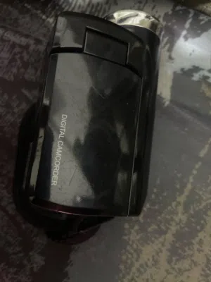 كاميرا فيديو رقمية محمولة Onn Digital Camcorder بحالة الوكالة وشغالة 100%