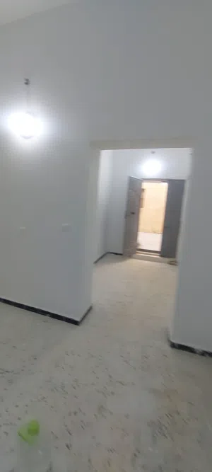 سكن عائلات سودانيه آو سوريه او مصريه او عائله صغيره ليبيه