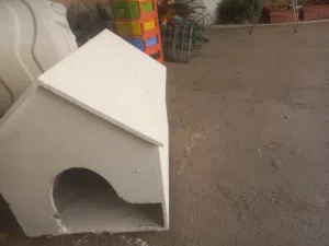 فرصه لن تتكرر بسعر مغري جدا جدا جدا بيت للكلاب الصغيره ...