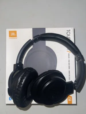 سماعات JBL  بترح الجم ؟ بتسوي رياضة ؟ م لك آله سماعات JBL