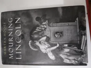 كتاب mourning Lincoln و كتاب Marlene Dietrich
