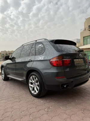 للبيع او للبدل X5 BMW 2011