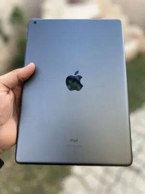 Apple iPad 7 32 GB in Al Khums