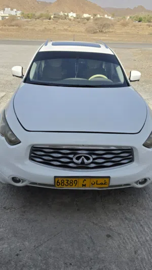 For sale or trade. The Infiniti FX, S50 أنفنتي FX,S50 للبيع او البدل.