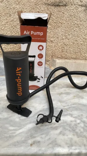 بومبة هواء يدوية