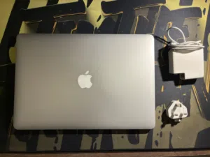 MacBook Pro 15” 2015 Maxed Out — حالة نادرة وبطارية 403 Cycle فقط