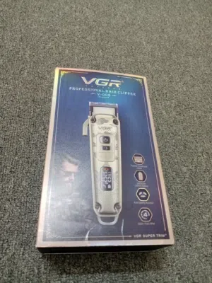 VGR_V005 ماكينة حلاقة احترافية من VGR طراز V-006، تتميز بتصميم أنيق وأداء قوي. تأتي مع مجموعة النمر