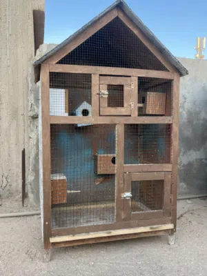 قفص طيور مستعمل يوجد به 5 حضانات السعر 150 غير قابل لنقاش.