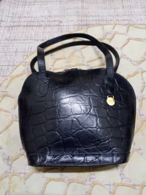 شنطة وحقيبة يد جلدية فاخرة وانيقة Mulberry للسيدات مصنوعة من الجلد الأصلي الطبيعي 100 ٪ بحالة ممتازة