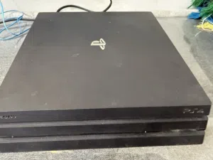 PS4 pro  ممتازة ولا يوجد بها مشاكل