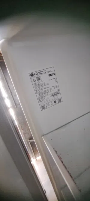 ثلاجه LG شبه جديده
