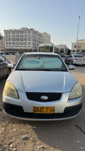 KIA RIO 2008 URGENT SELL 800 RO