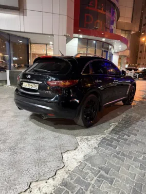 Used Infiniti FX35 in Hawally