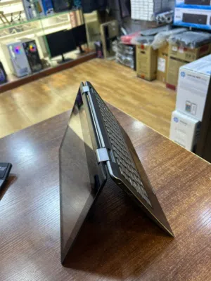 لاب توب شاشة تتش يعمل تابلت ايضاLAPTOP AND TABLET  بسعر مغري