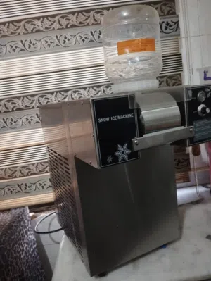 ماكينة بوظة رول + طاولة للماكينة