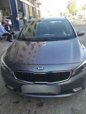 كيا سيراتو 2017 بنزين اوتاماتيك فحص ممتاز عداد قليل