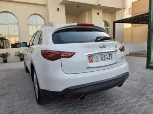 2015 infinity QX70 GCC full option First owner