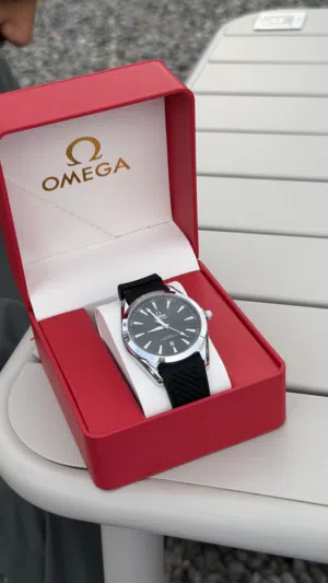 ساعة اوميجا مع البوكس الفاخر