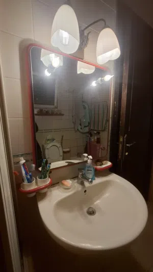 طقم مراي كبيرة مع علاقات حمام جديد  /و نشافة ملابس جديدة