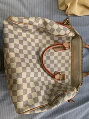 Lv hand bag brand new
