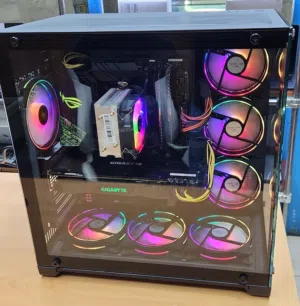 للبيع بي سي جيمنق Core i9 9gen/1TB SSD/16Ram DDR4/ 2070 8GB RTX كالجديد