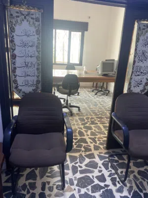 مركز ثقافي للبيع لعدم التفرغ