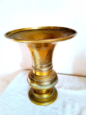 فاز اندونيسية  أنتيك من البرونز الحر يعود تاريخها الى أواخر القرن 19 من الفن الآسيوي القديم