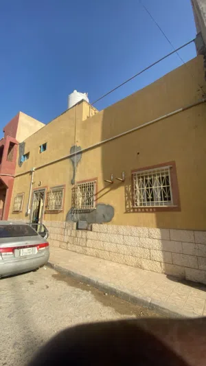 فرصة مميزة للبيع في طرابلس – راس حسين