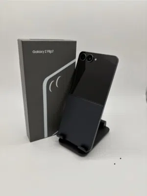 256 Samsung Galaxy Z Flip 7 - One Week Use