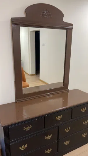 توجد مجموعه كبيره تسريحات وكميدو