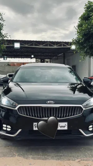 KIA K7 2017.