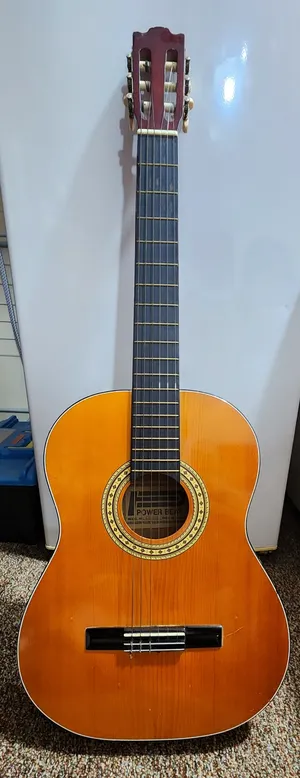 Guitar for sale للبيع جيتار