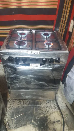فرن 4 عيون شبه جديد وضمانه محل من اي عيب