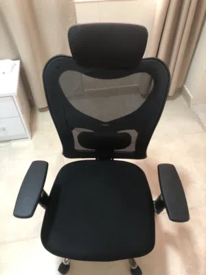 Office chair in good condition كرسي مكتب مريح
