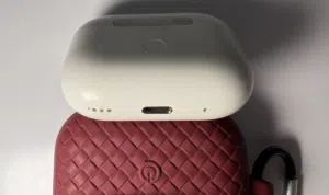AirPods Pro اير بودس برو الجيل التاني ابل الاصليات من الواثقون شحن يقعد سته ساعات 850دل