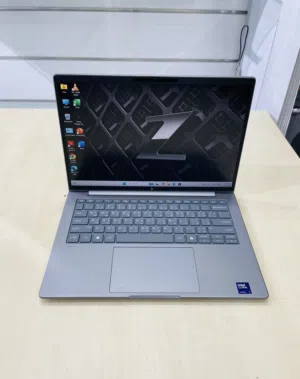 Hp ZBook Firefly workstation Intel core Ultra 7 Ram 16GB SSD 1TB Screen 14” Windows 11 pro