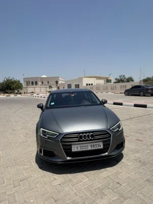 Audi a3 clean title Gcc صبغ بابين تجميلي 82,000 km