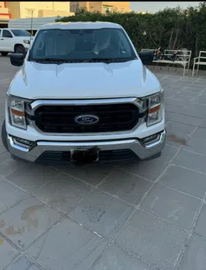 فورد f-150 موديل 2023 نظيف ماشي 12000