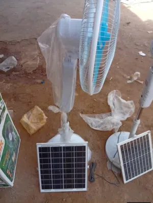 مراوح شحن كنتري 18 بوصه يوجد داخلها بطاريه