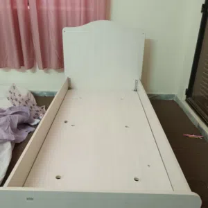 سرير اطفال تشيكو بحالة ممتازة