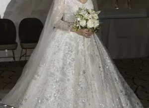 فستان زفاف فخم جدا