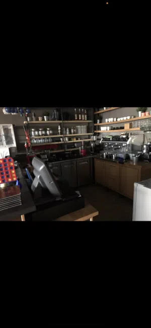 معدات مطعم وكوفي شوب للبيع