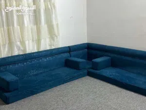 جلسه 5 متر اسفنج درجة ممتازه وخامه ممتازه زاويه واحده مع قطعتين كبار مع أربع مساند الحاله ممتازه