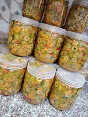 زيتون سلطه زيتون محشي زيتون اسود مشطب