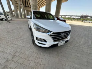 السياره 2020 رقم أربيل ماشيه 150 الف مكفولة من الصبخ بيها طخات مامصلحات  بيها مجال بسيط للشراي